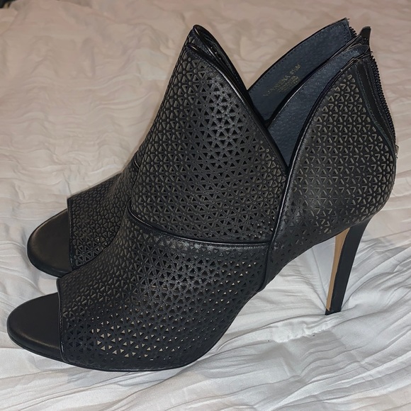 Vince Camuto Shoes - Vince Camuto Heels VC-Vatena Size 8 1/2M